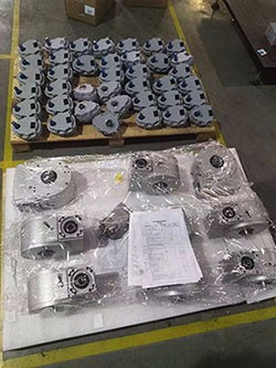 半導體專用減速機，蝸輪減速機，蝸桿減速機，減速機廠家，芯片設備專用減速機，翻轉(zhuǎn)機構(gòu)減速機，定制款減速機2.jpg